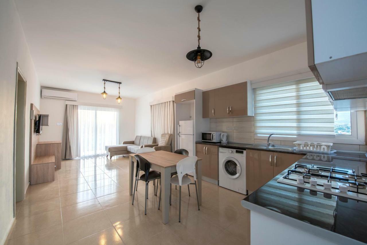 Deniz Airport Suites Nicosia Exterior photo