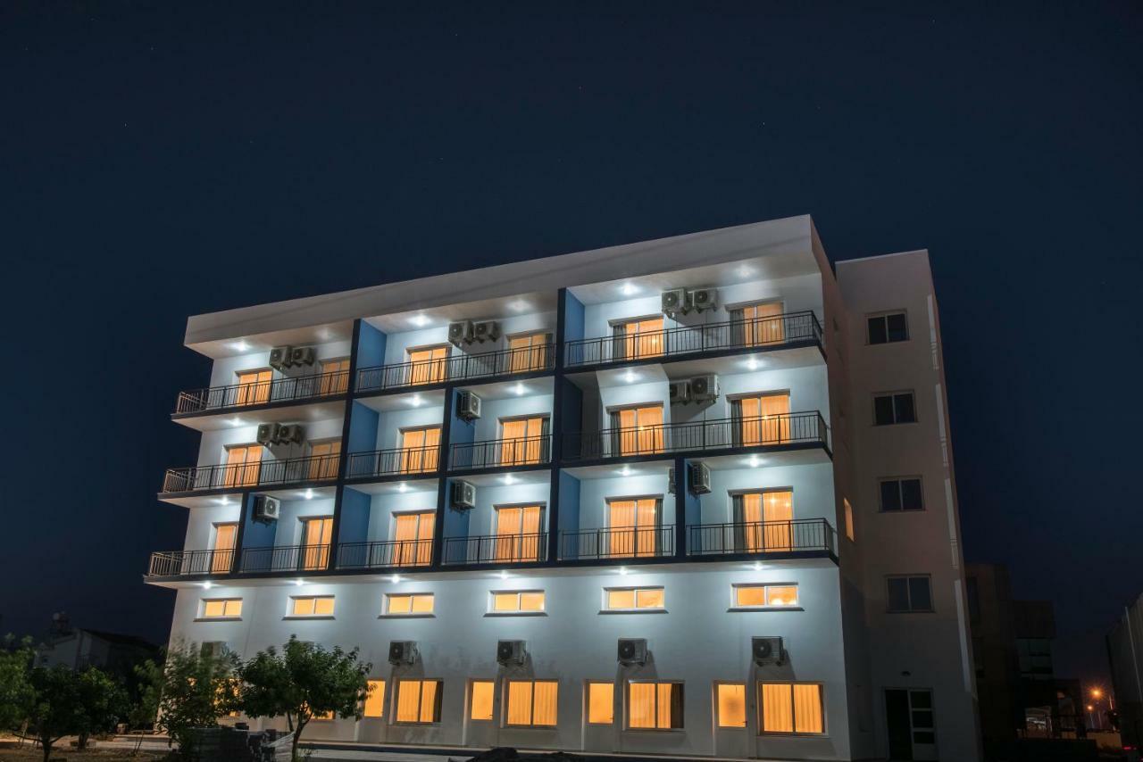 Deniz Airport Suites Nicosia Exterior photo