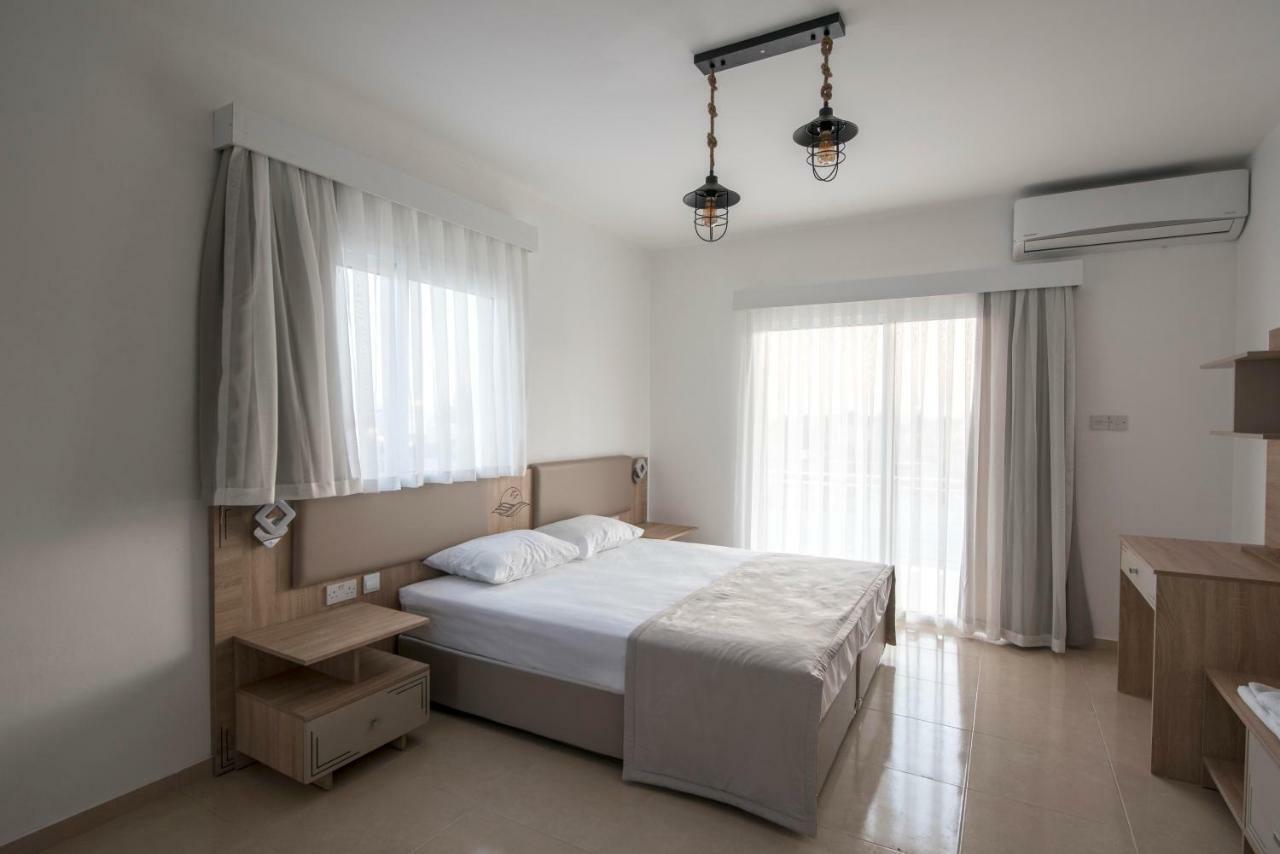 Deniz Airport Suites Nicosia Exterior photo