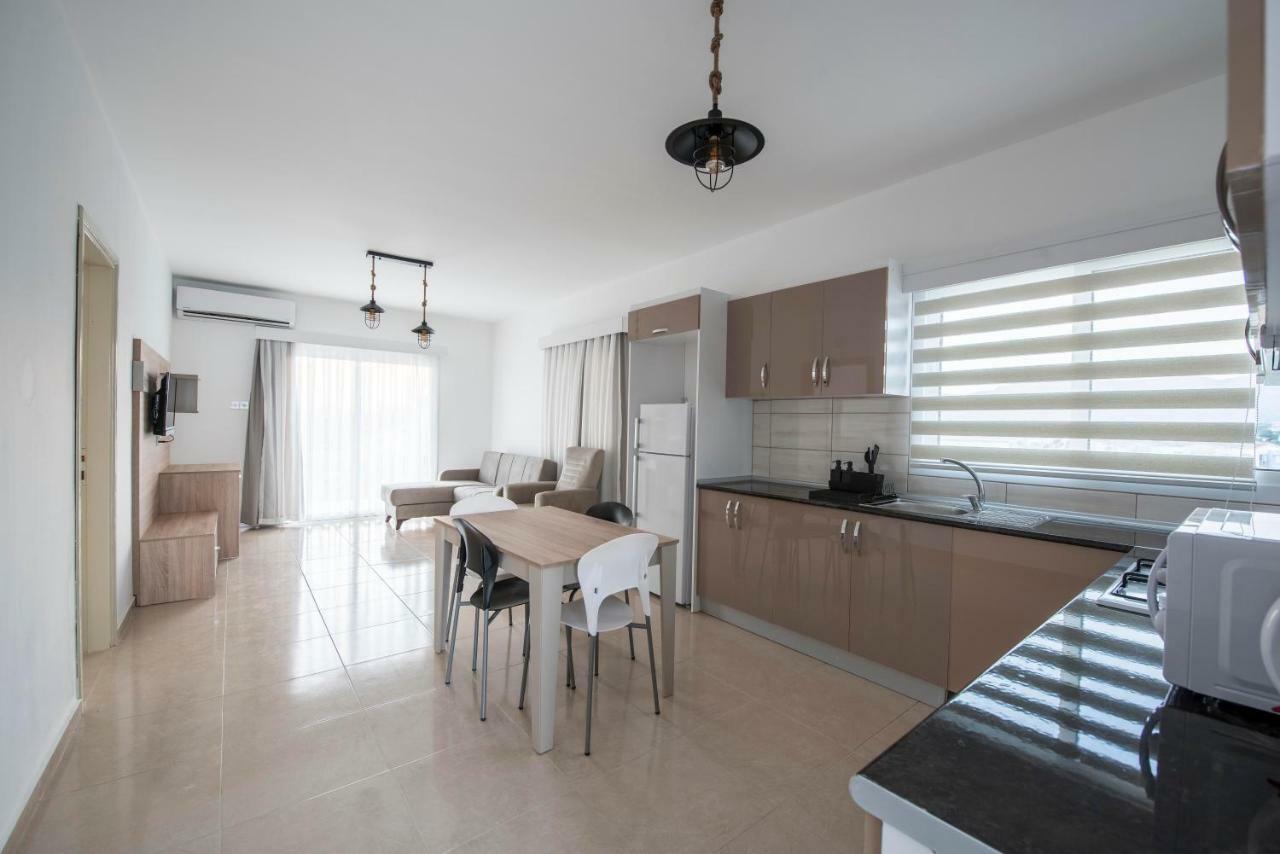 Deniz Airport Suites Nicosia Exterior photo