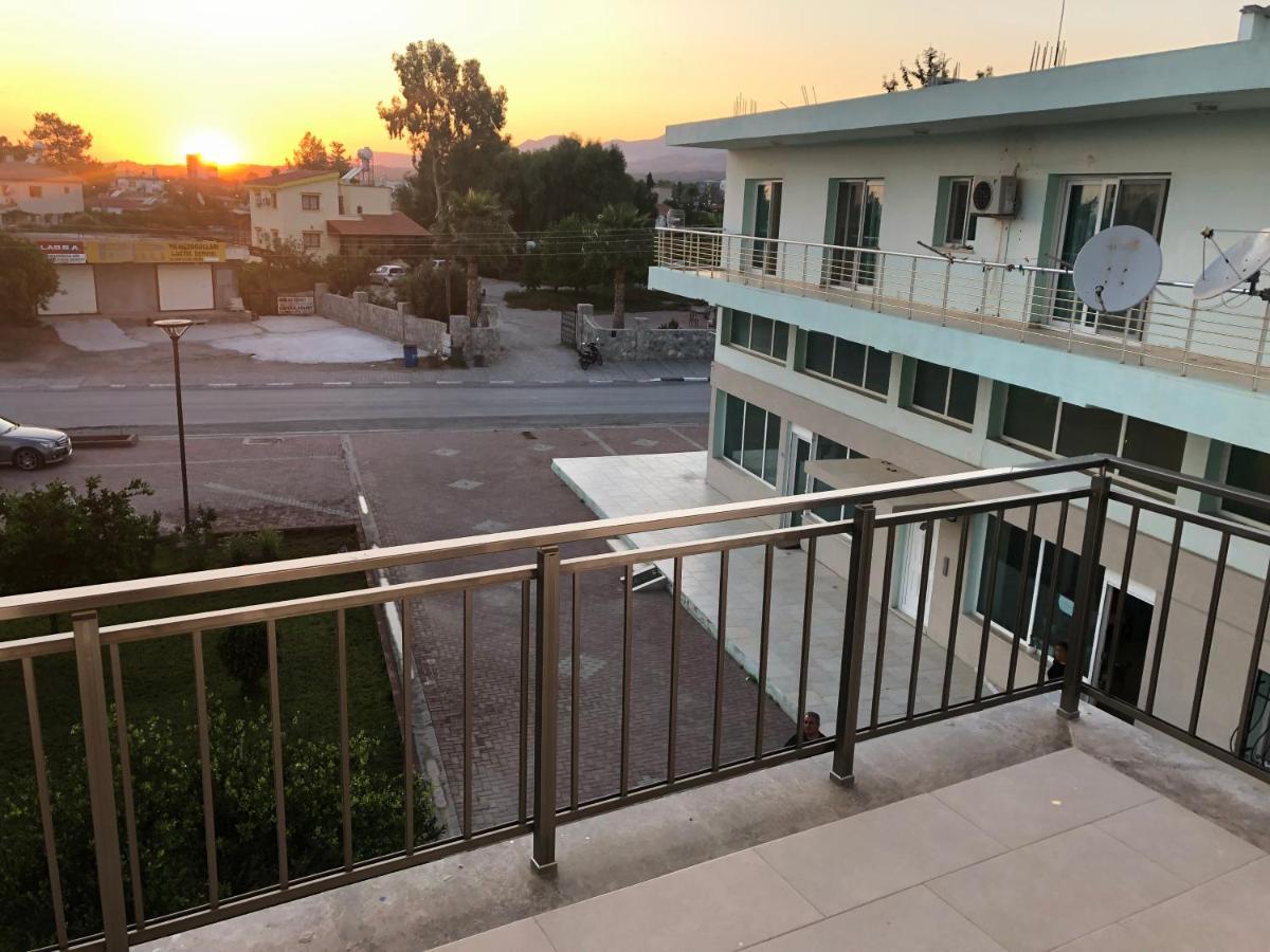 Deniz Airport Suites Nicosia Exterior photo